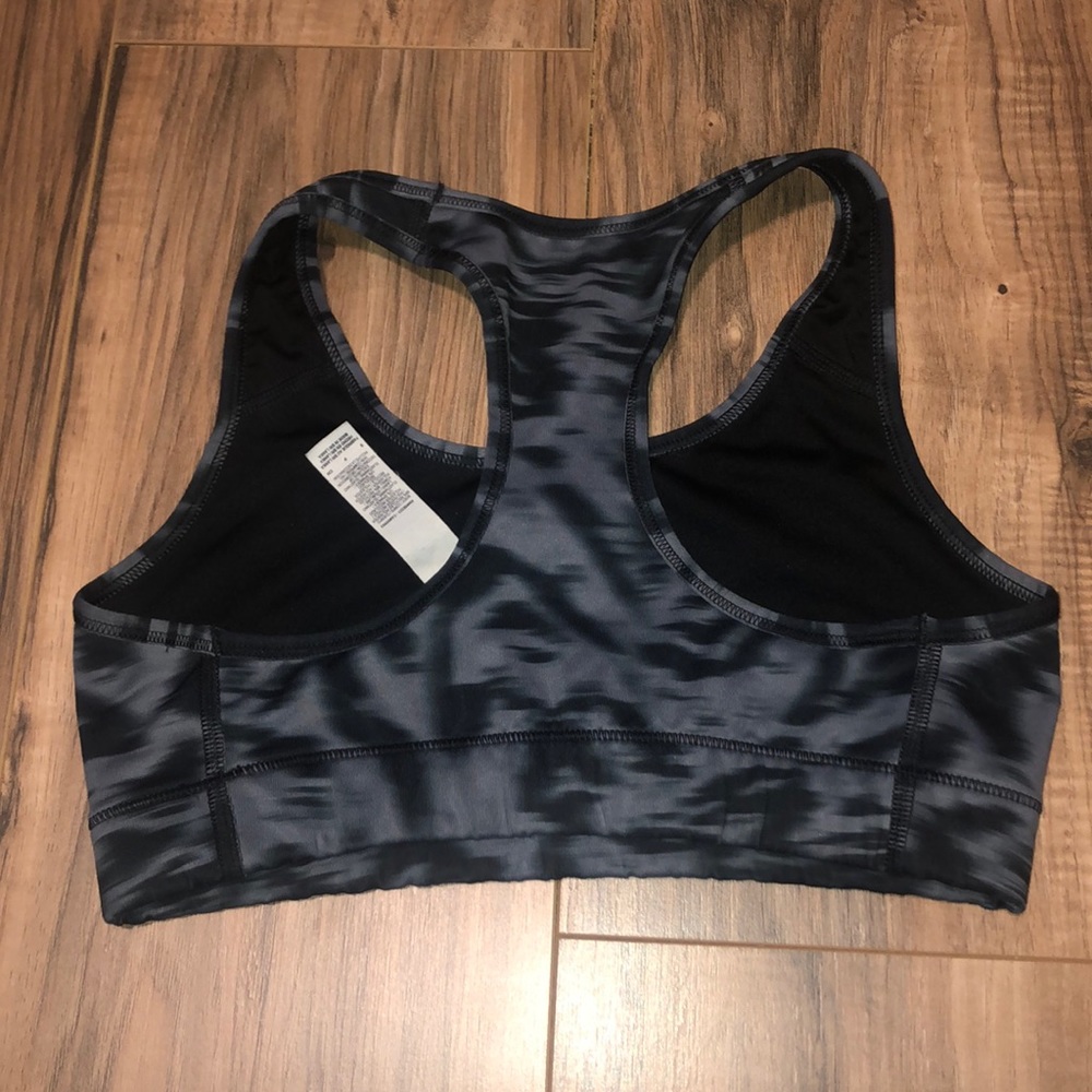 Small Nike sports bra - Picture 2 of 2
